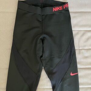 WOMENS NIKE COMPRESION LEGGINGS